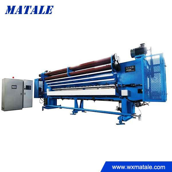 Artificial-grass-tufting-machine-3