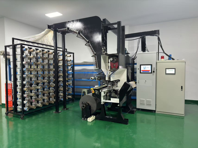 Sample tufting machine