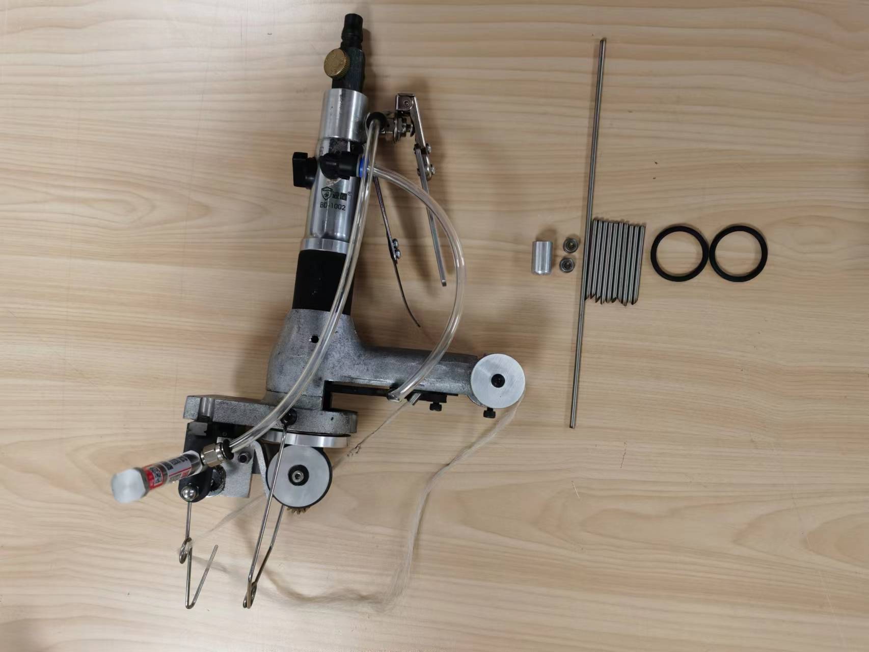 Tufting gun-loop pile