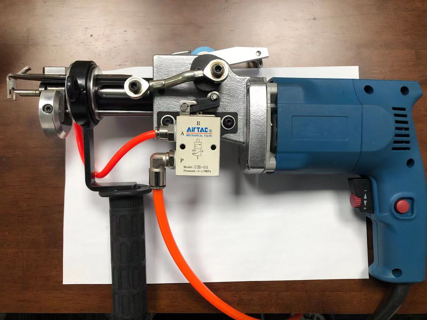 Tufting gun-cut pile for artificial grass